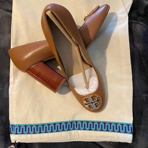 Tory Burch Logo Pumps. Size 9, never worn.